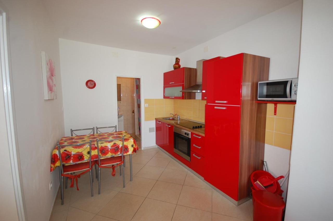 Apartment Blanka By El-Pi Tours Njivice Exterior foto