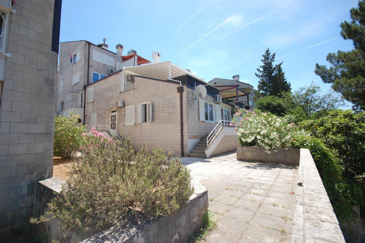 Apartment Blanka By El-Pi Tours Njivice Exterior foto