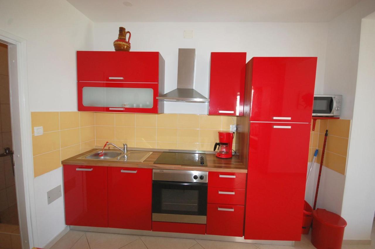 Apartment Blanka By El-Pi Tours Njivice Exterior foto
