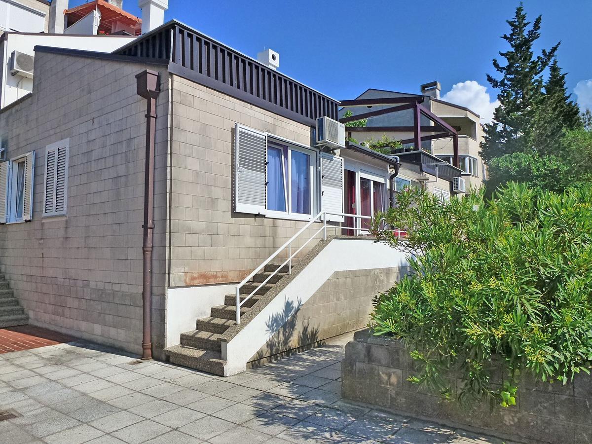 Apartment Blanka By El-Pi Tours Njivice Exterior foto